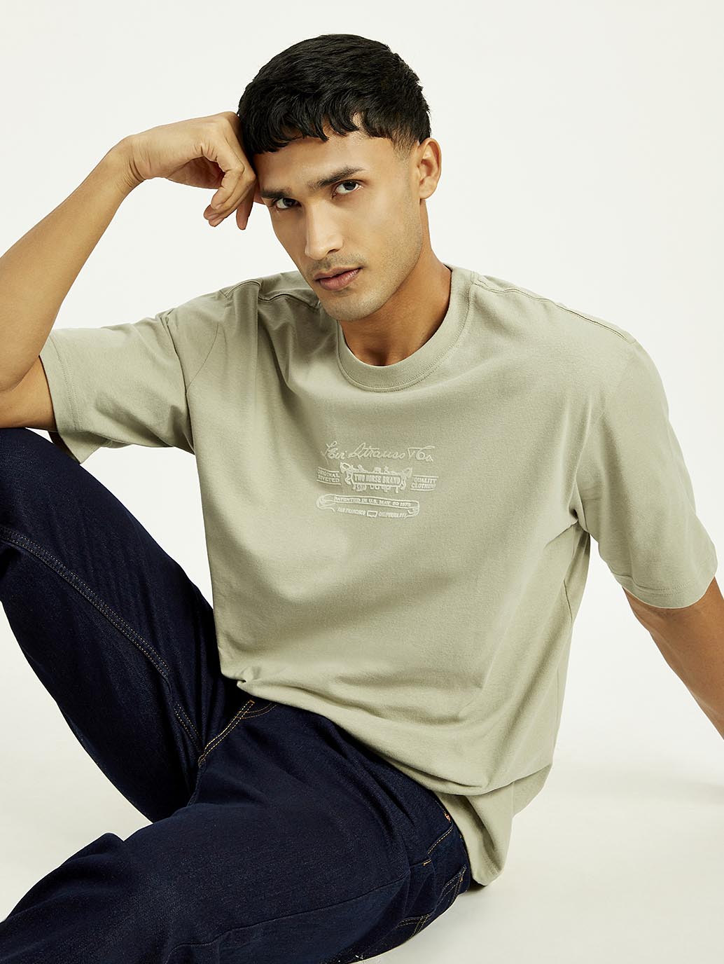 Men's Graphic Print Loose Fit T-shirt - Elevated View