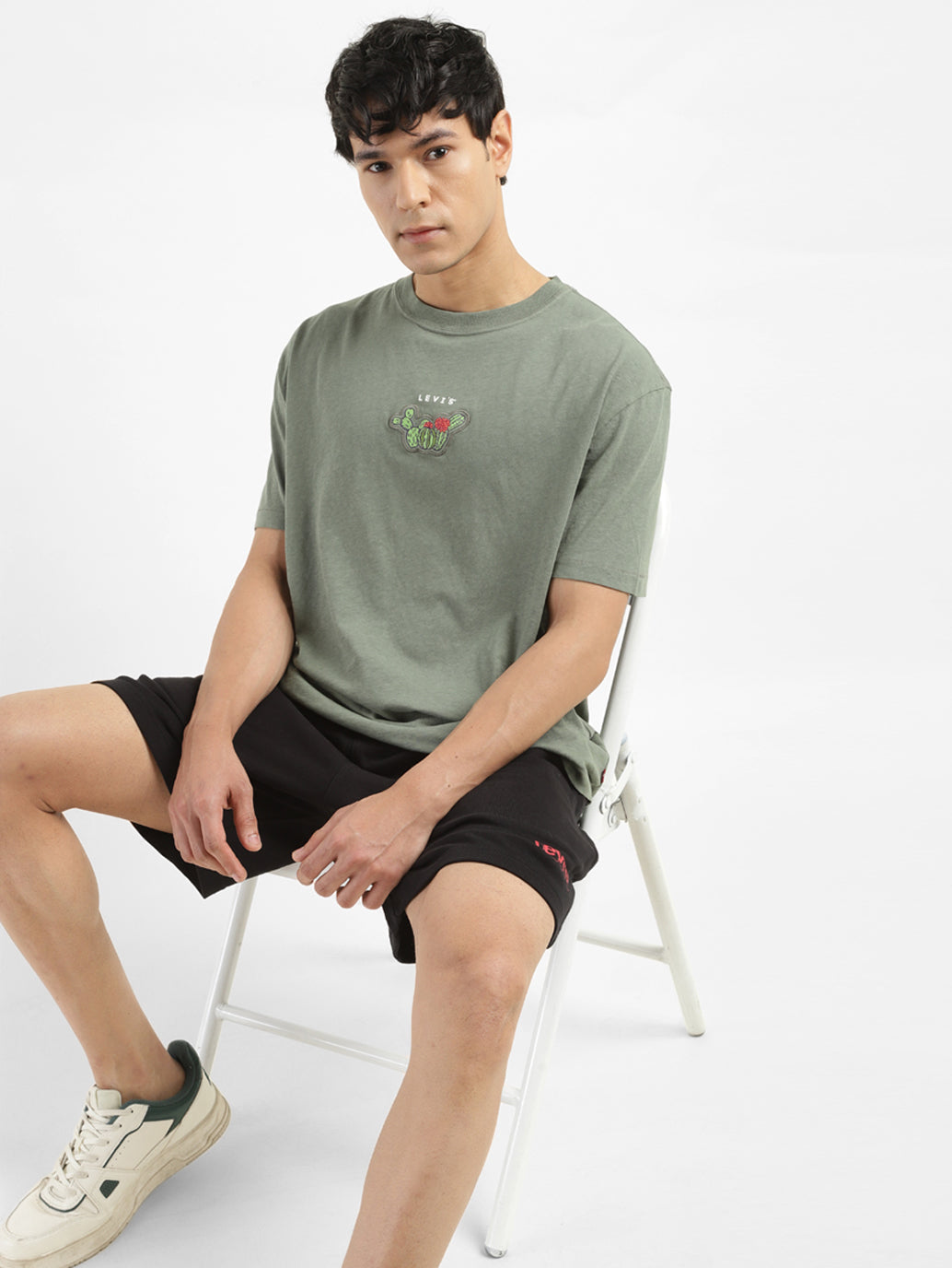 Men's Embroidered Round Neck T-shirt