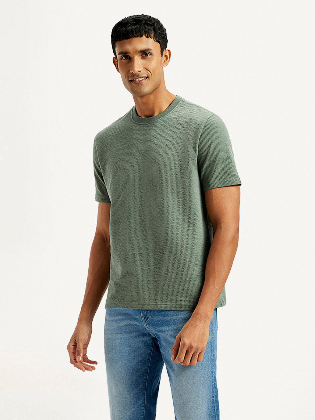 Men's Solid Regular Fit T-Shirt - Front View