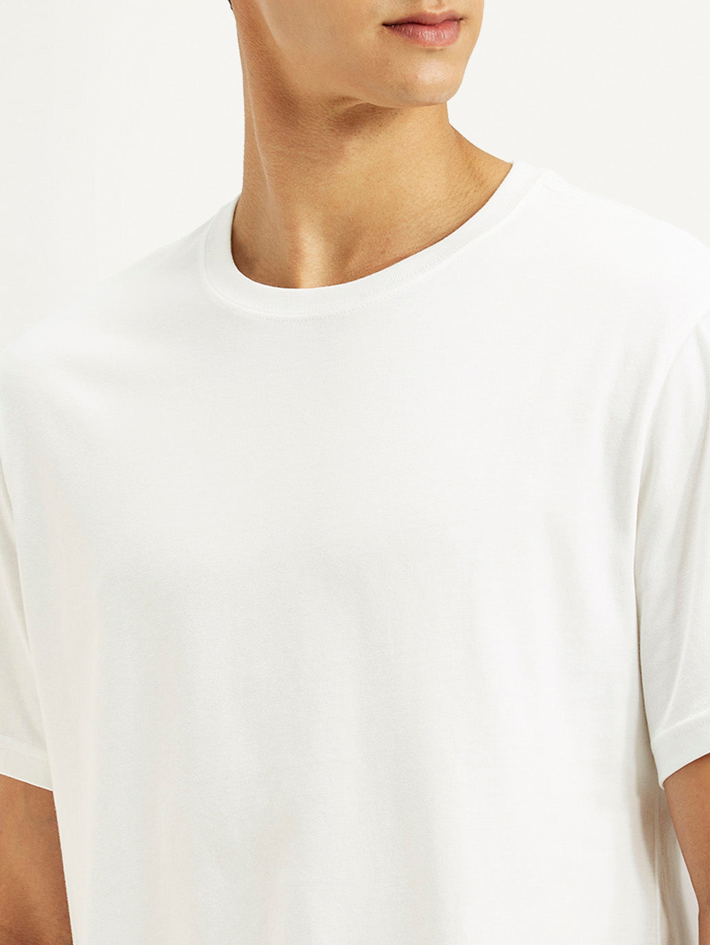 Men's Solid Crew Neck T-shirt - Detail View