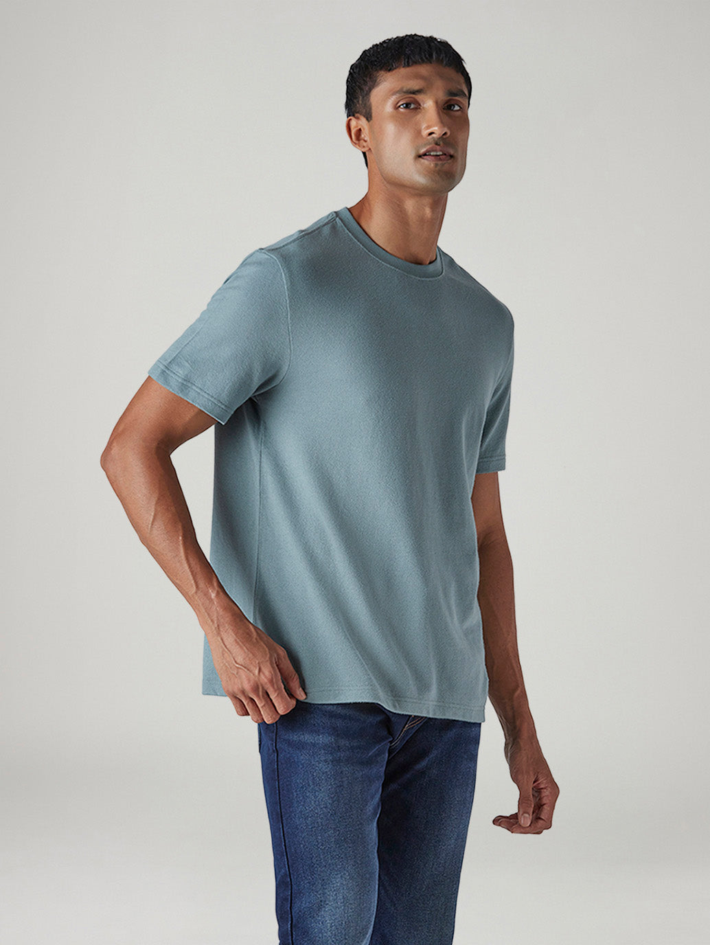 Men's Solid Regular Fit T-Shirt - Side View