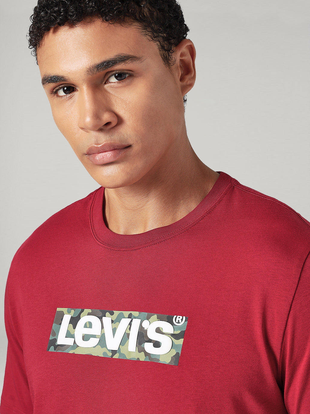 Men's Solid Regular Fit Jersey T-Shirt - Detail View