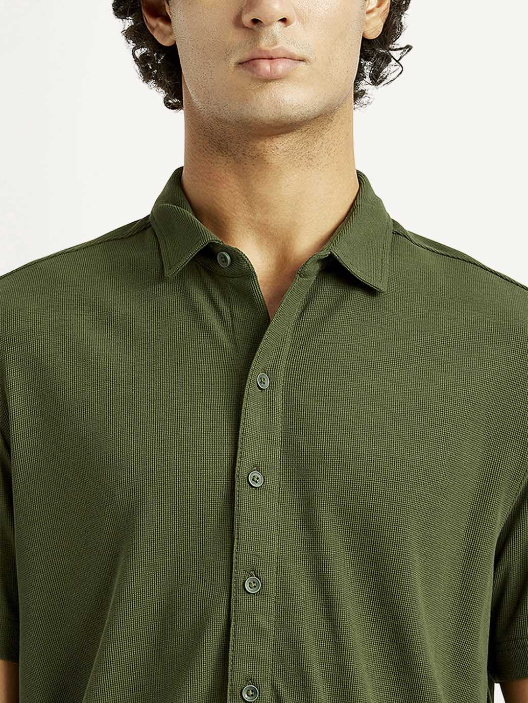 Men's Textured Slim Fit Knit Shirt - Detail View