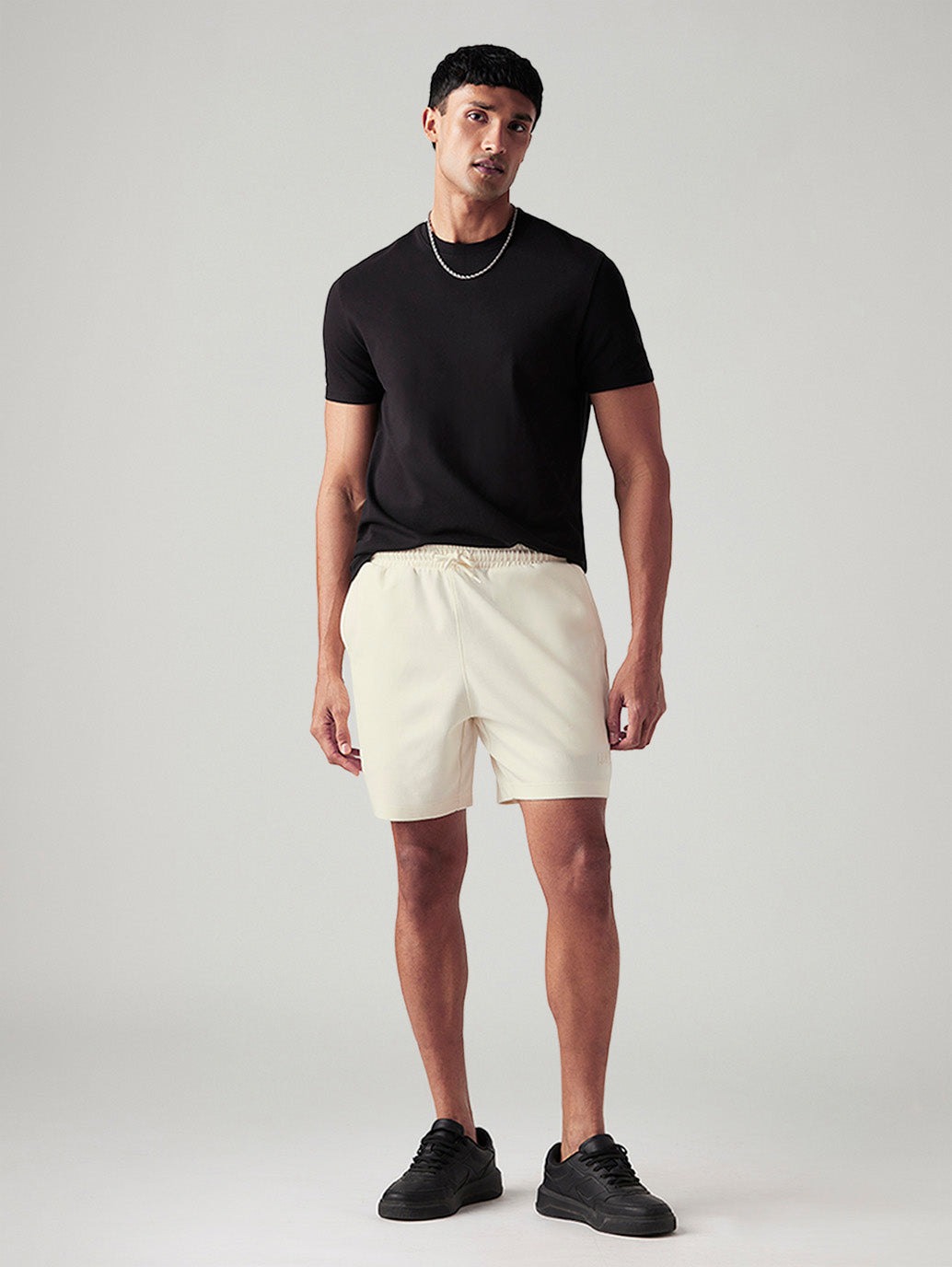 Men's Off White Regular Fit Mid Rise Shorts - Styleshot View