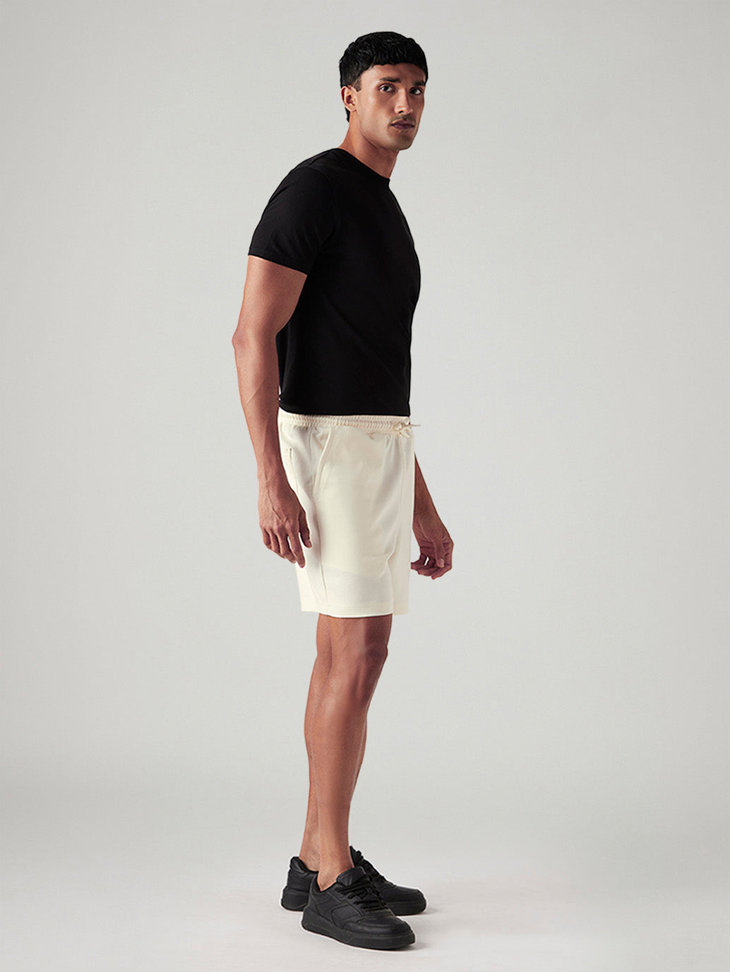 Men's Off White Regular Fit Mid Rise Shorts - Side View