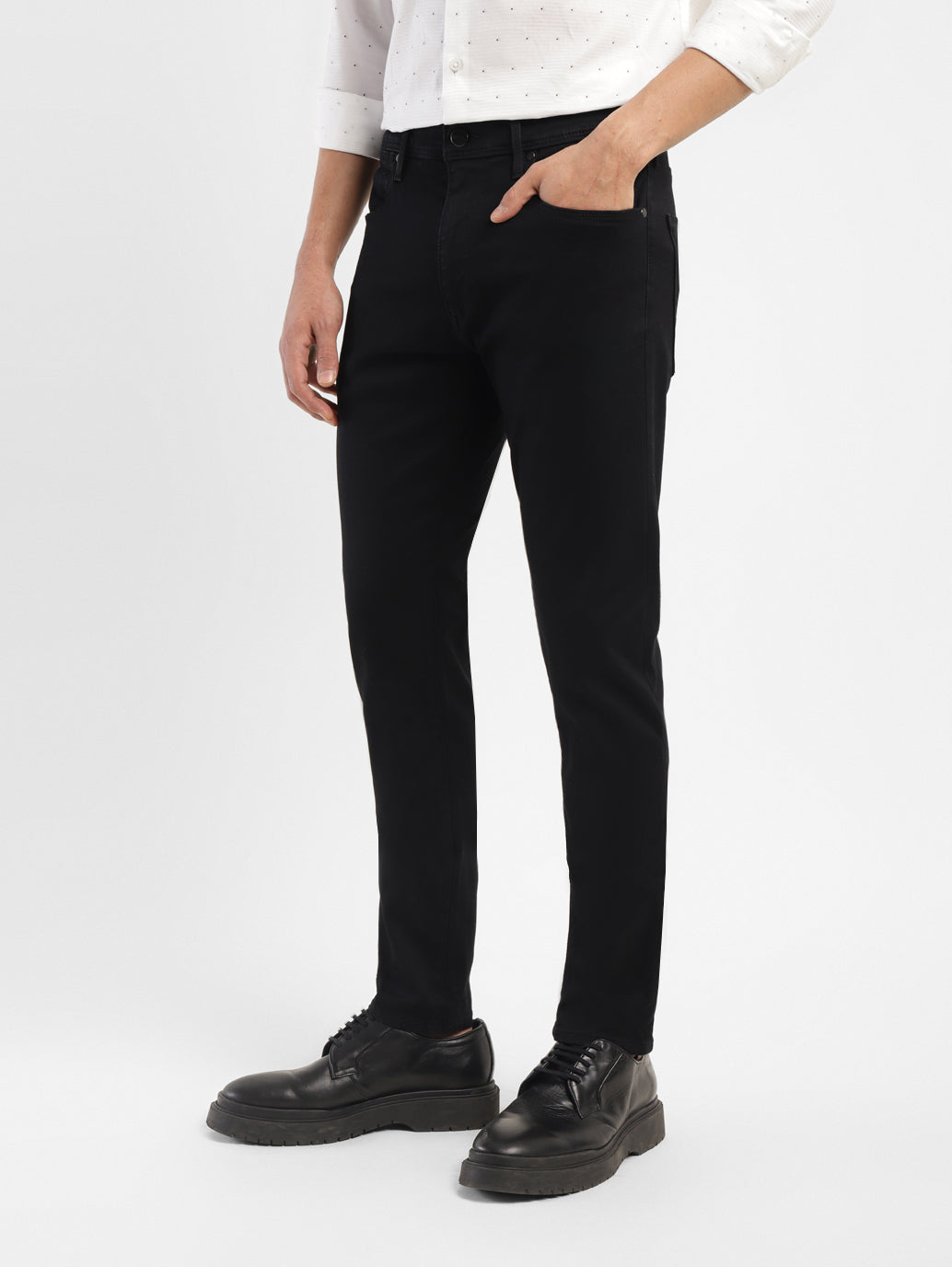 Men's Redloop 512 Black Slim Tapered Fit Mid Rise Jeans - f3eba407-c4c5-4462-9f6b-dac2705596e5 View