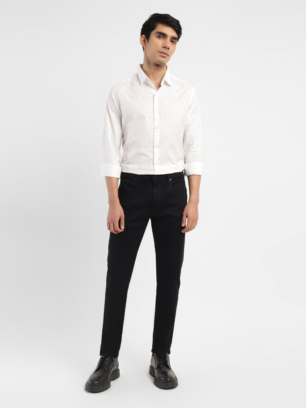 Men's Redloop 512 Black Slim Tapered Fit Mid Rise Jeans - ModelFront View