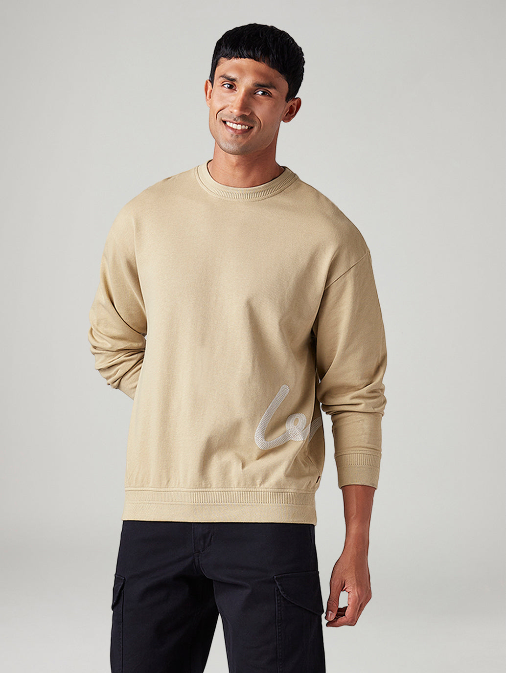 Men's Solid Regular Fit Sweatshirt - Styleshot View