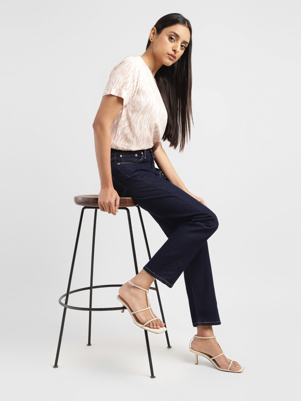 Women's Blue Wedgie Straight Fit Mid Rise Jeans