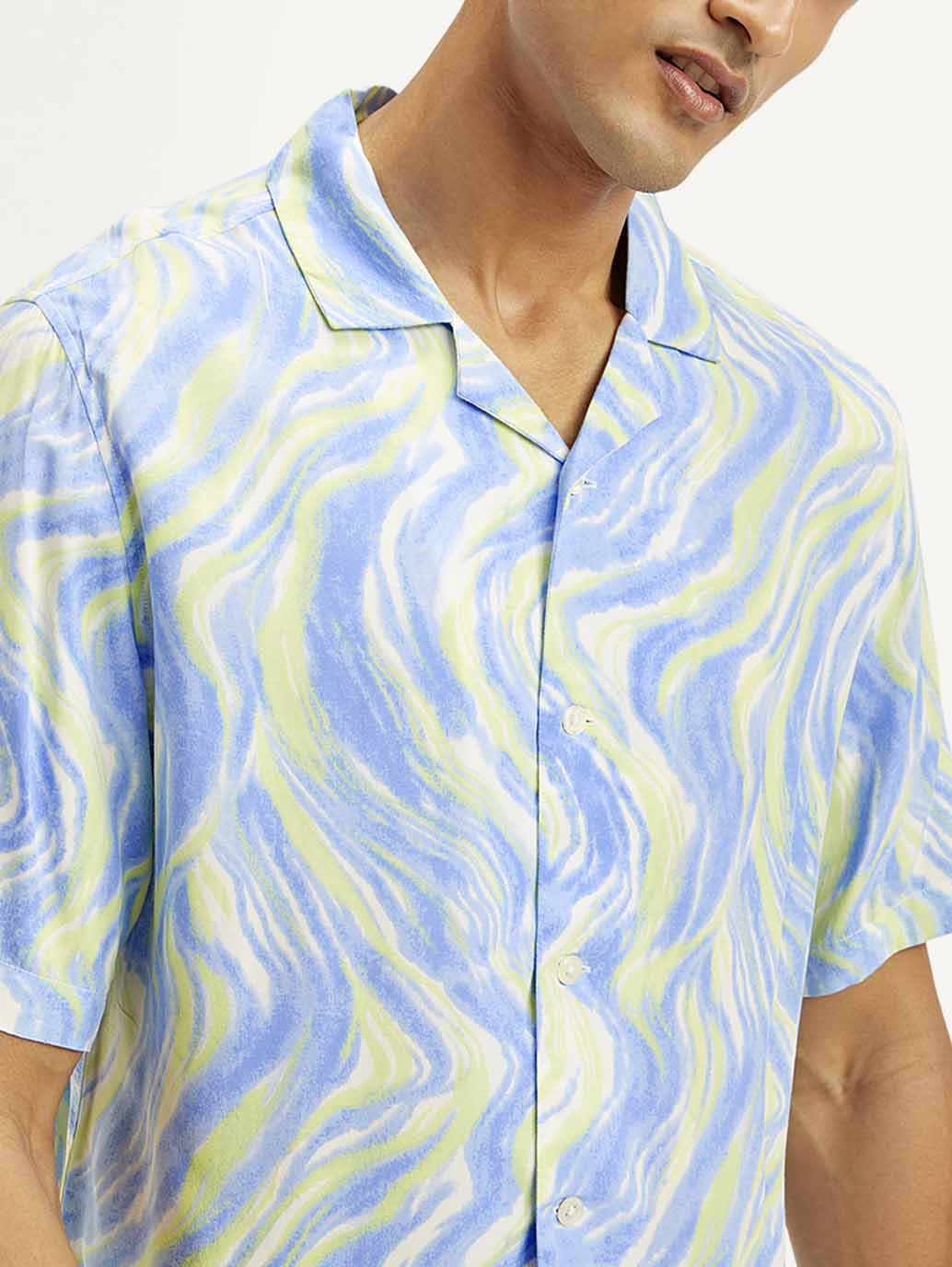 Men's Resort Collar Abstract Loose Fit Shirt - Detail View