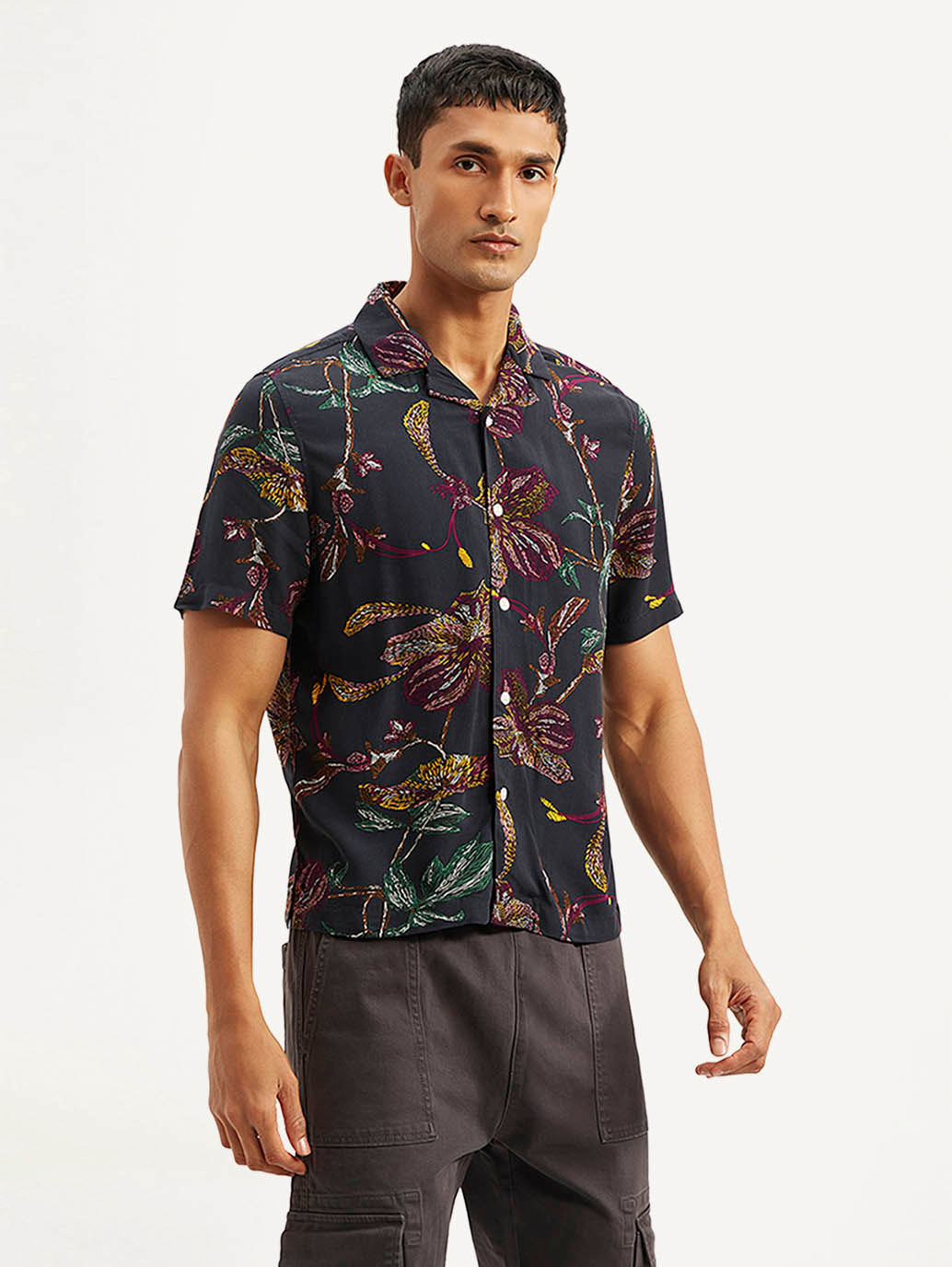 Men's Resort Collar Floral Loose Fit Camp Shirt - Side View