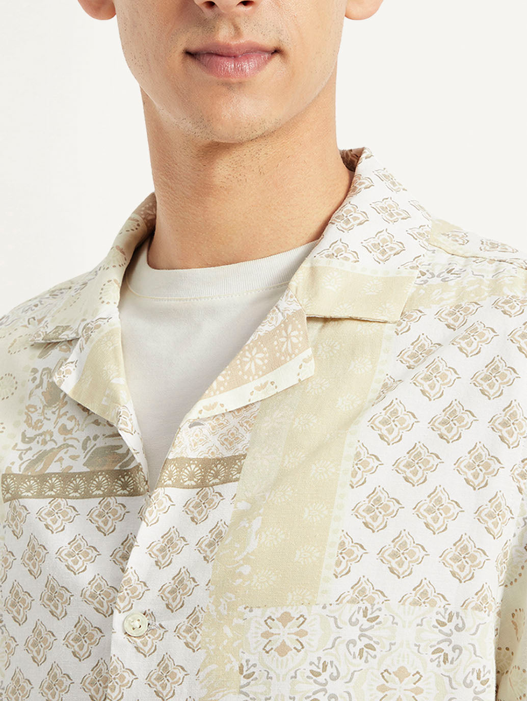 Men's Printed Resort Collar Relaxed Fit Linen Shirt - Detail View