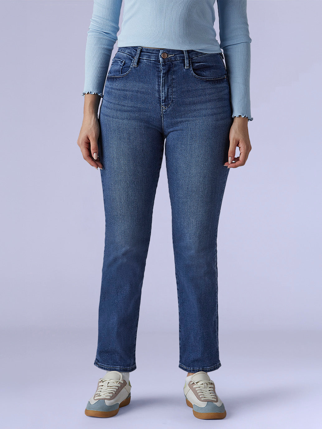 Women's 724 Med Indigo Slim Straight Fit High Rise Redloop Jeans - Front View