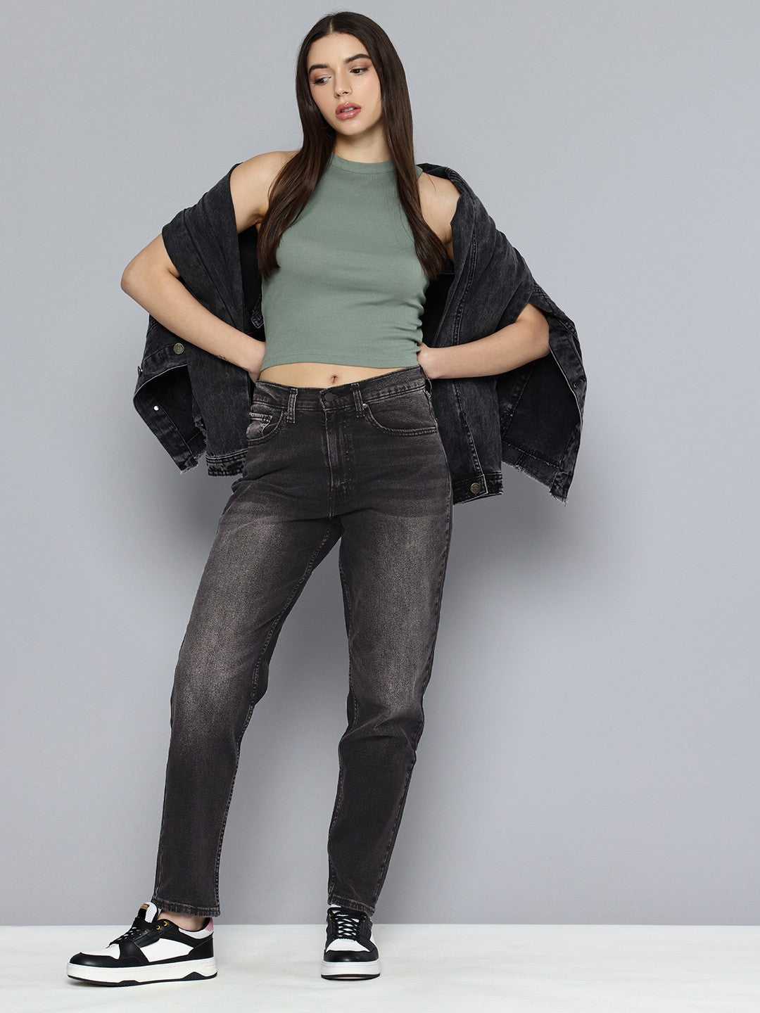 Women's 80s Mom Black Loose Fit Mid Rise Jeans