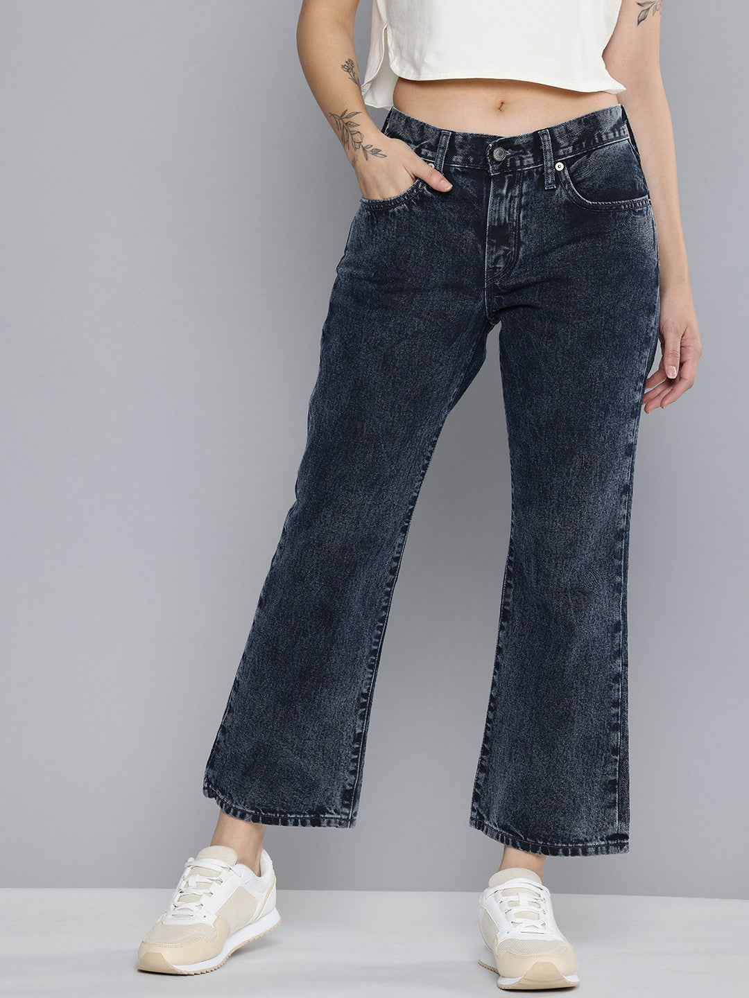 Women's Blue Bootcut Fit Mid Rise Jeans - b8782018-0787-4feb-bfba-07d9f06e23541719560008960-Levis-Women-Jeans-1921719560008360-1 View