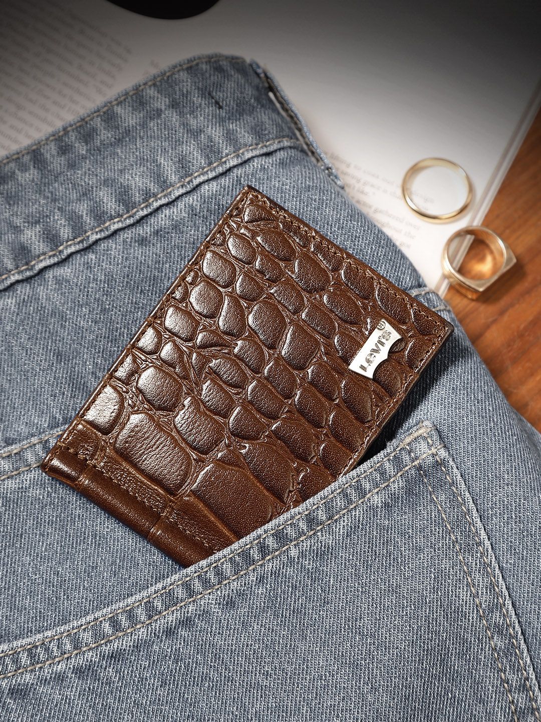 Men's Brown Textured Card Holder - bdddcb5b-c106-4647-aab0-99a9a7d89cfe1744178079771-Levis-Men-Textured-Leather-Money-Clip-8121744178078989-1 View