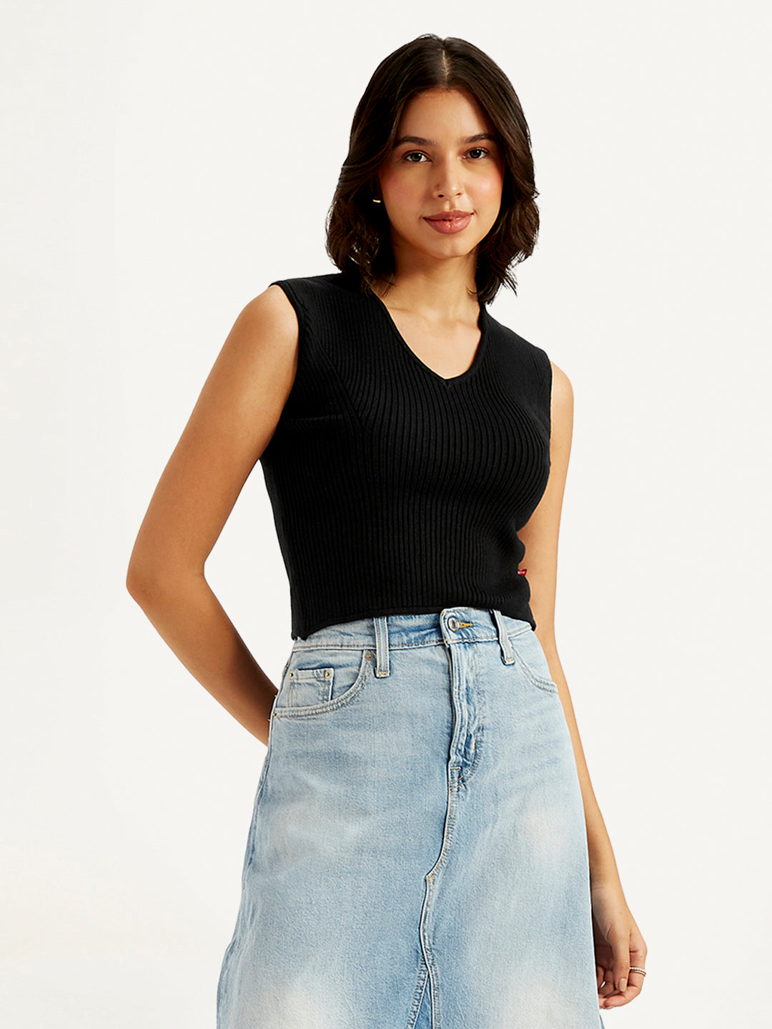 Women's Solid Black V Neck Crop Top