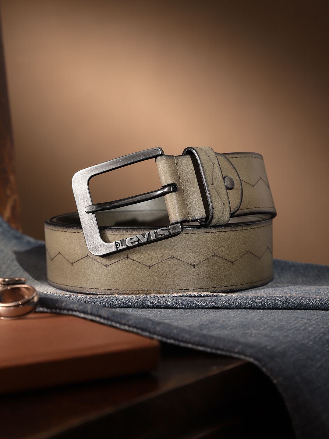 Men's Olive Textured Belt - e62360b5-38e3-4ab1-bf2e-2509c558300b1744201291620-Levis-Men-Textured-Leather-Belt-9041744201291290-1 View