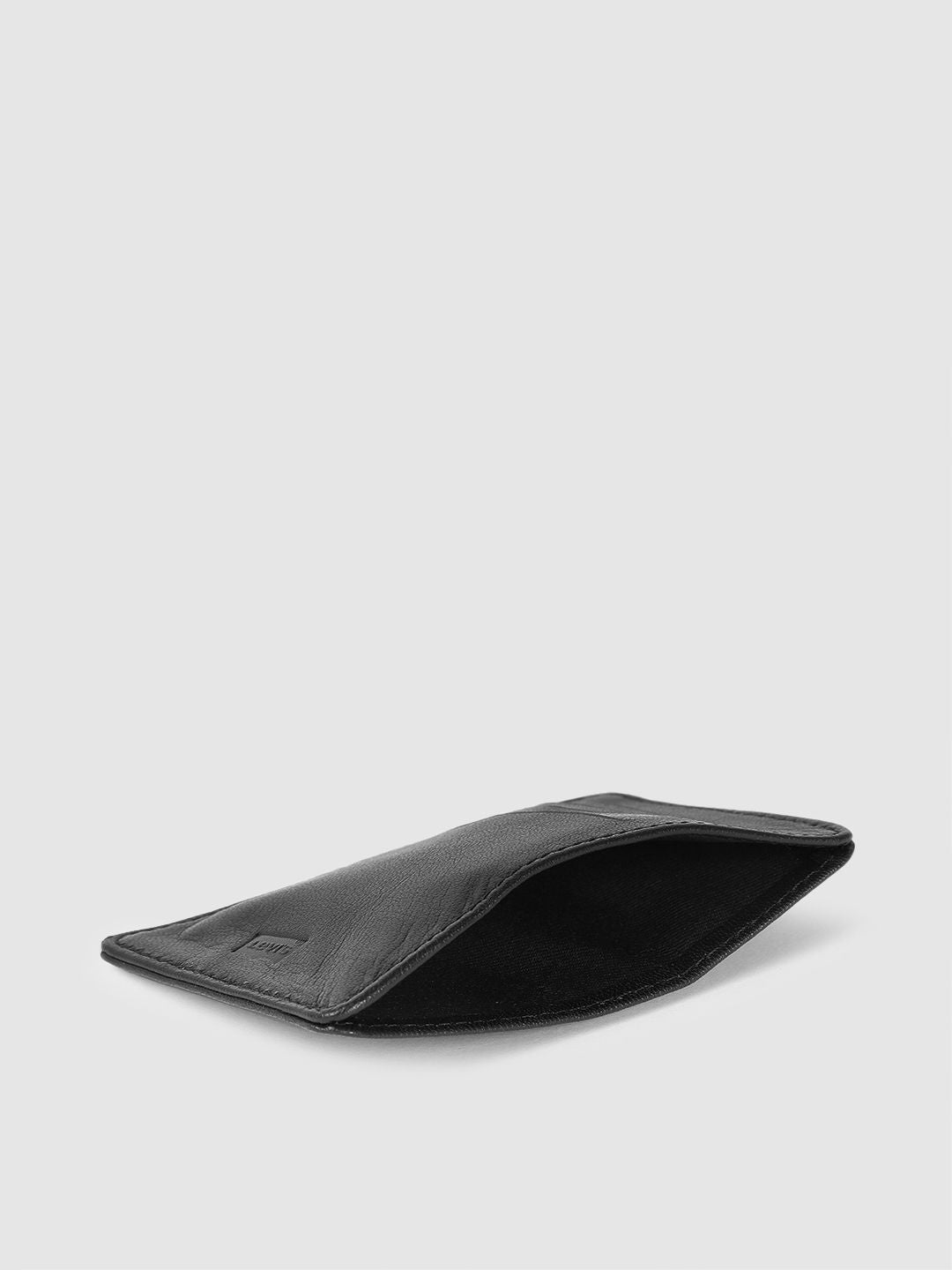 Men's Black Solid Card Holder - ee6d3eee-e4ec-4928-94c8-c9bdbaf7bedb1742210000767-Men-BlackTextured-Leather-Cardholder-6081742210000518-3 View